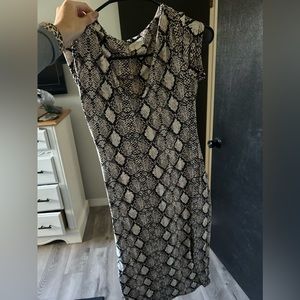 Snake print bodycon midi dress